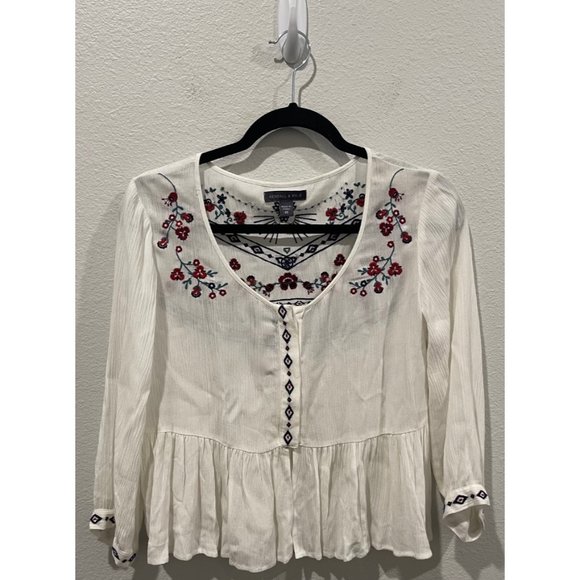 KENDALL & KYLIE White Embroidered Top - Picture 2 of 5